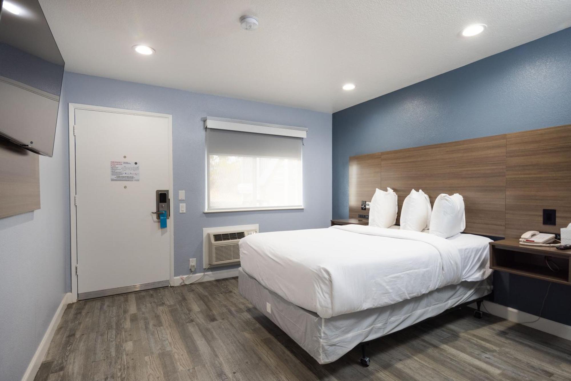 Days Inn By Wyndham Arroyo Grande Pismo Beach Room photo
